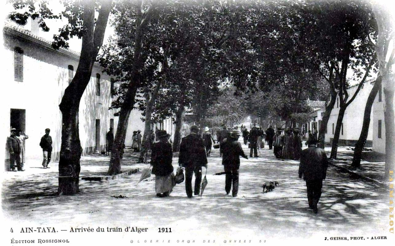 Ain-Taya - Arrivee du Train d'Alger - 1911.jpg